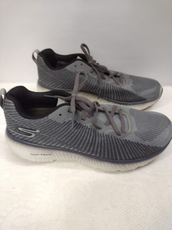 Tenis Skechers Masculino n. 41 Max Road 4